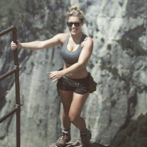 Meet Your Posher! - Picture 2 of 8